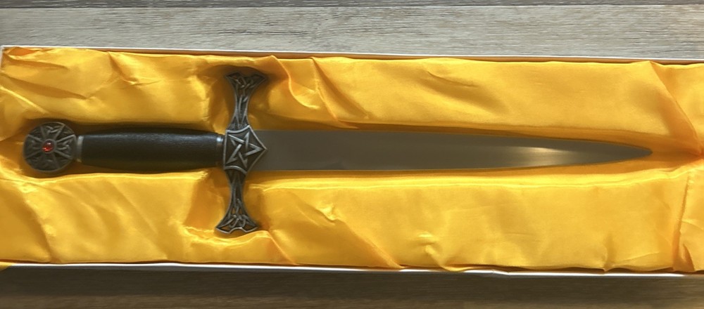 Knotted Celtic Dagger New In Box