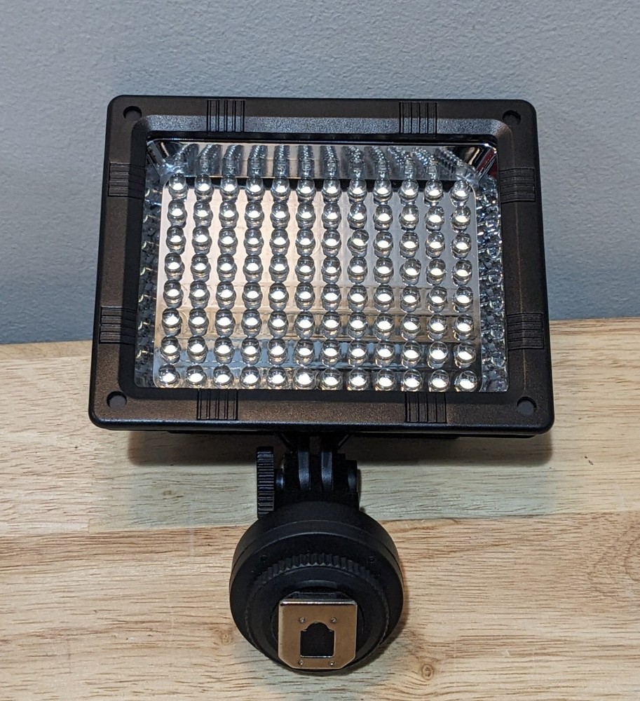 Padcaster Xp-38 Led Video Light Variable Brightness Daylight Balanced Tested