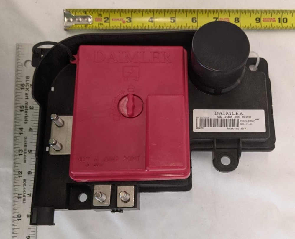 Freightliner Daimler Battery Cable Access Power Module - P/N A66-01882-014