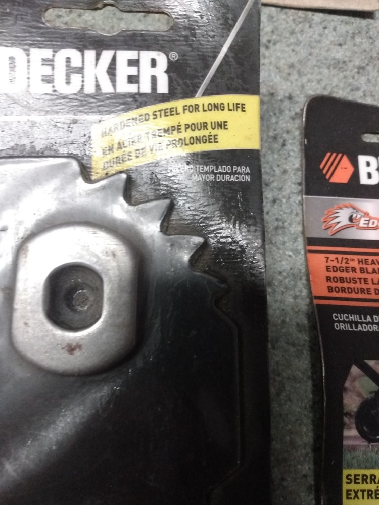 2 black and Decker edgehog 7.5 heavy duty edger blade eb007