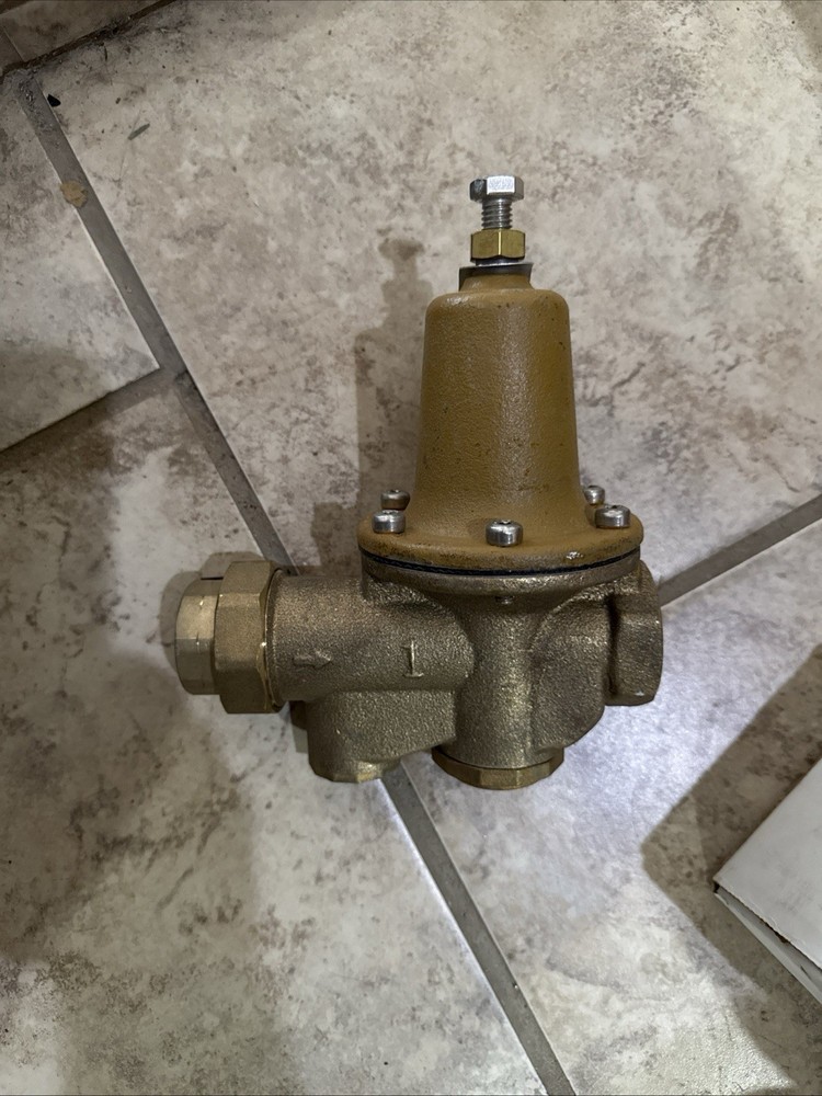 Watts LP LF25AUB-Z3  Pressure Reducing Valve  1",  10- 35 Psi Adjustable