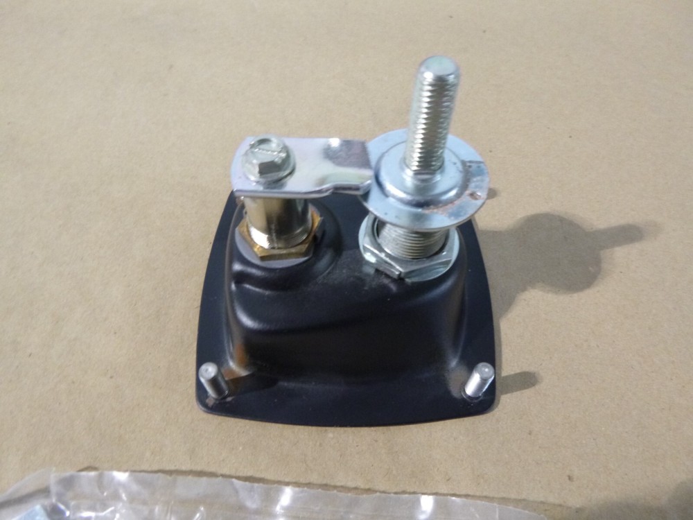 Doosan 6909609 For Bobcat Versahandlers Engine Compartment Latch Handle Assy.