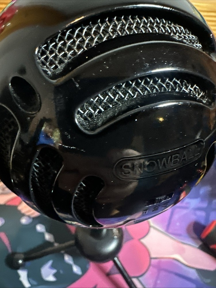 Yeti Snowball Black Microphone & Adjustable Tripod