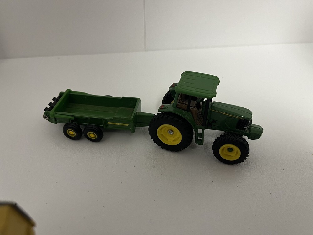 ERTL 1/64 John Deere 6420 TRACTOR WITH SPREADER