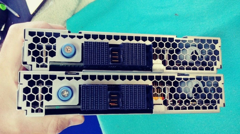 Network Appliance FAS2020 Hard Drive Array Controller Module 111-00237+D1