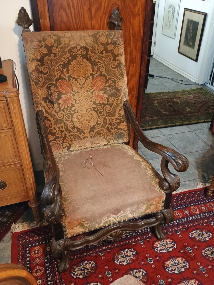 vintage chairs Throne Style 1900c