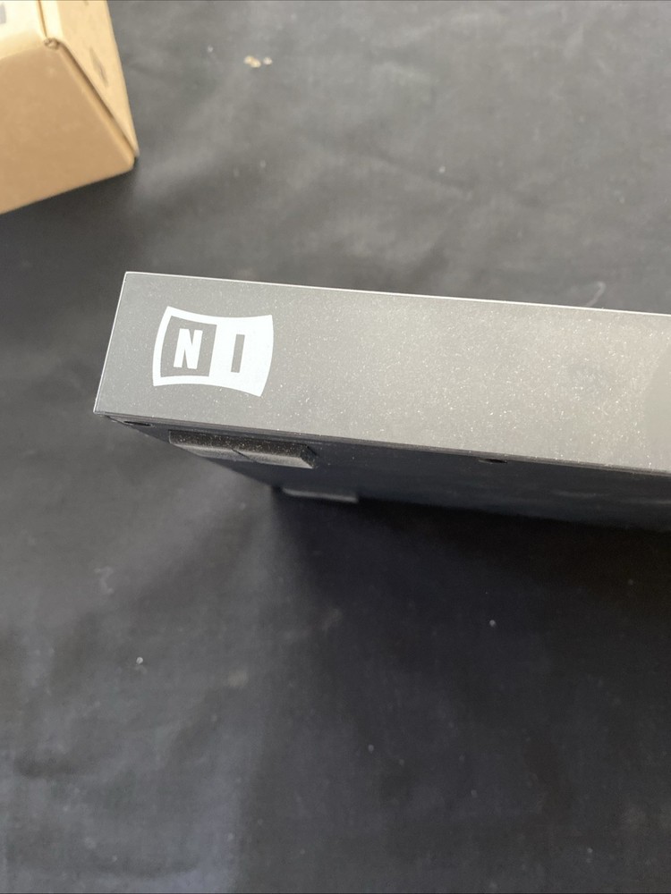 Native Instruments MASCHINE MIKRO MK3 Drum Controller USED