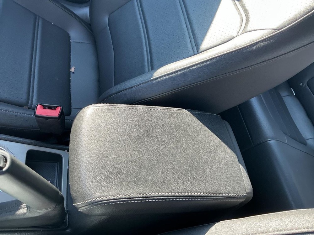 Console Front Floor Fits 20-22 PASSAT 5002588