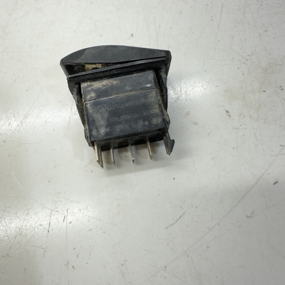 Switch, Over Ride - 2013 CanAm Commander | Silver