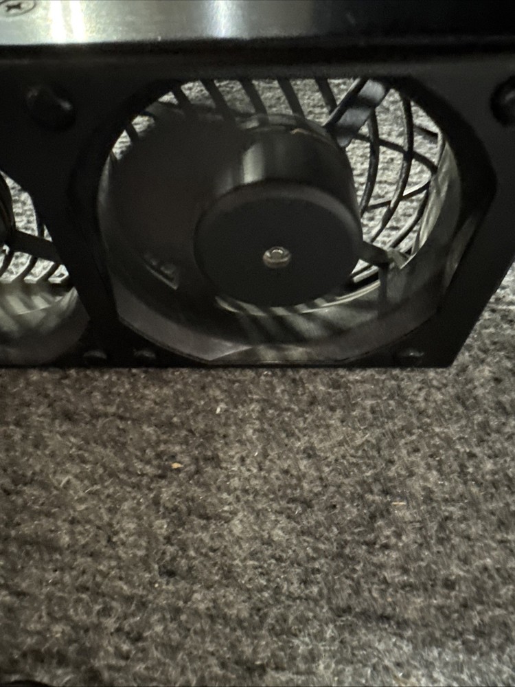 MIDDLE ATLANTIC UQFP-4DRA Ultra Quiet Fan Panel with Display / BLK Anodized