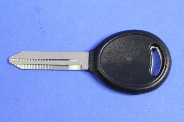 Vehicle Key Mopar 05018689AA