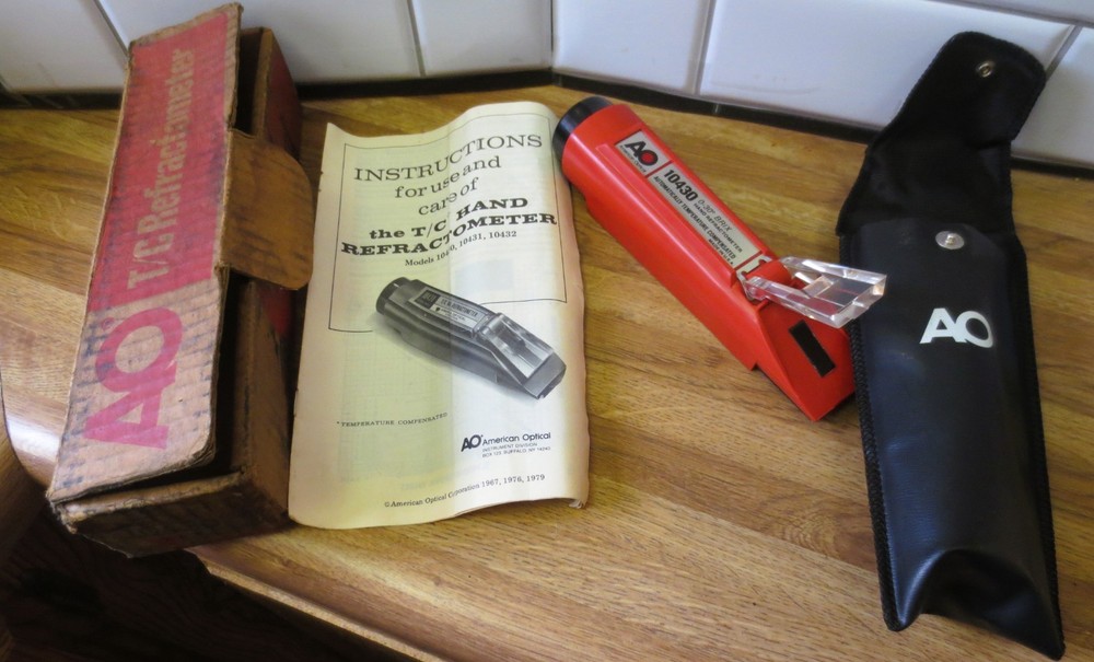 AO Automatic Temperature Compensated Hand Held Refractometer 10430 0-30