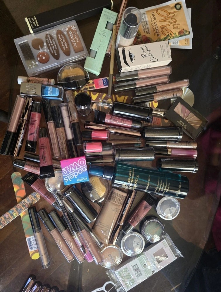 100 Pcs LOT Mixed Cosmetics