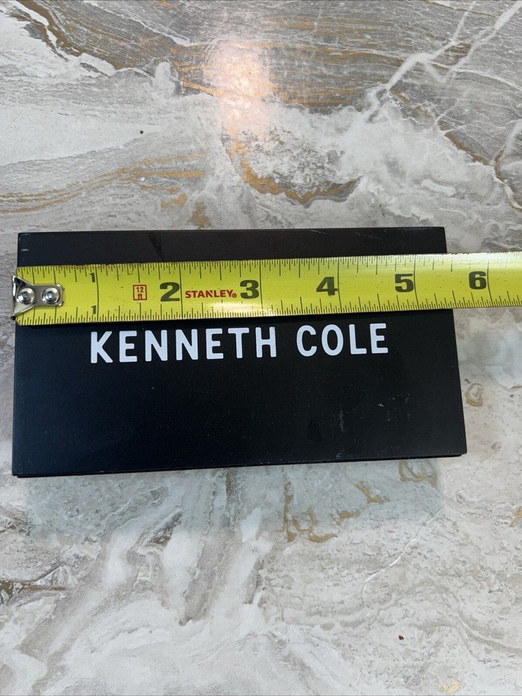 KENNETH COLE 5.5" STORE SIGN DISPLAY