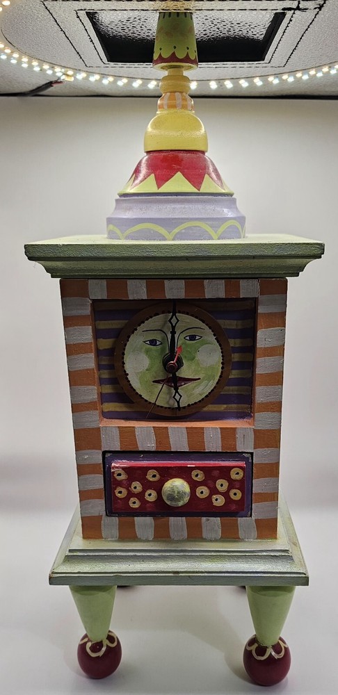 Memphis Design Mantby Italian Design Clock
