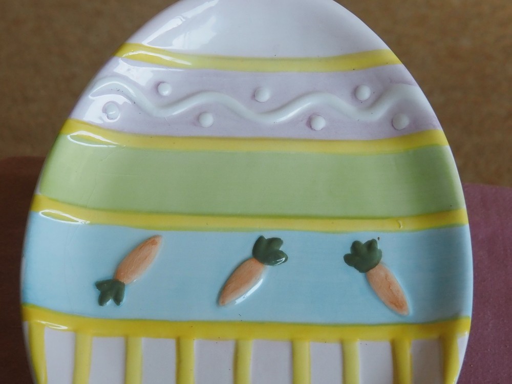 Pair of Easter Egg Shaped Dish’s / Ceramic Egg Shaped Snack Plates