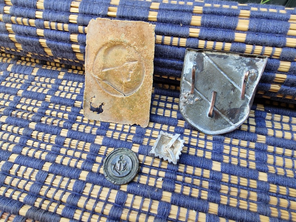 WW2 Original German Badges Front Item Relic.