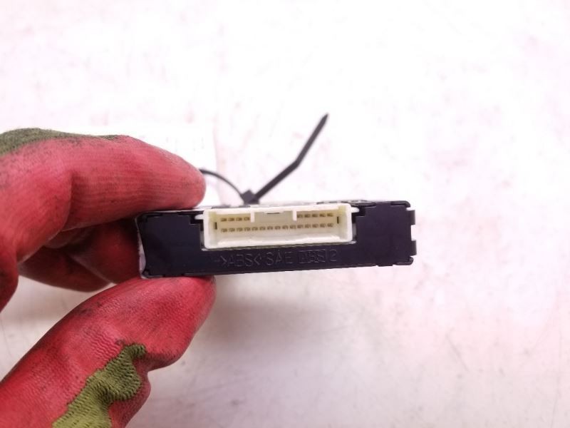 04-06 TOYOTA PRIUS ANTI THEFT LOCKING CONTROL MODULE CHASSIS ECM ASSEMBLY