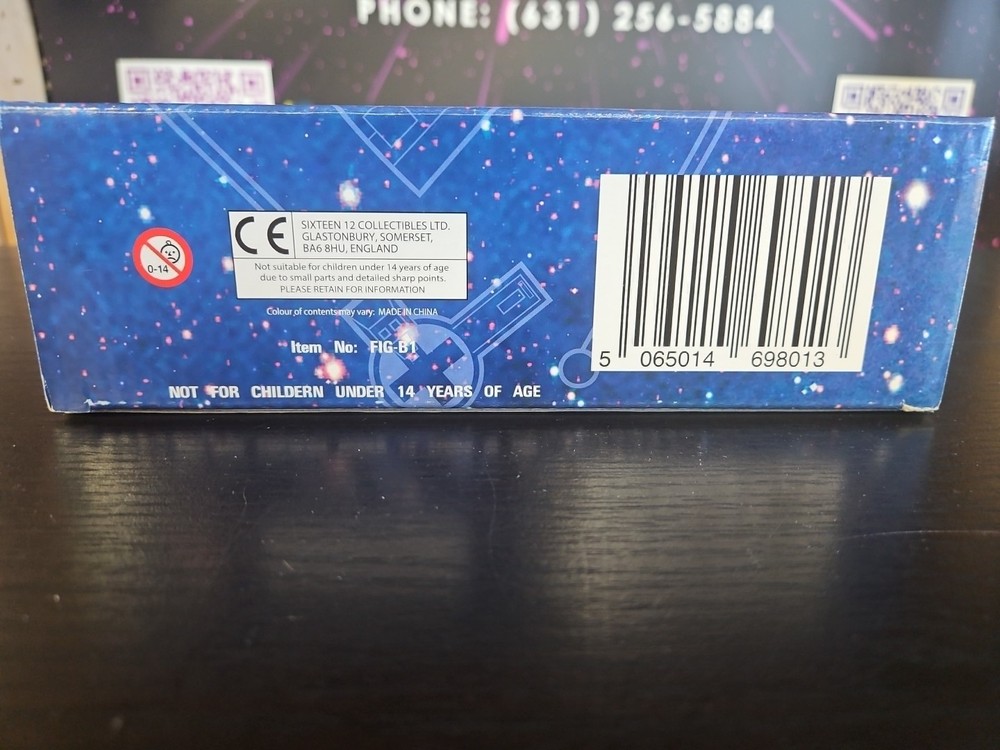 SPACE 1999 COMMANDER JOHN KOENIG SPECIAL EDITION 1:12