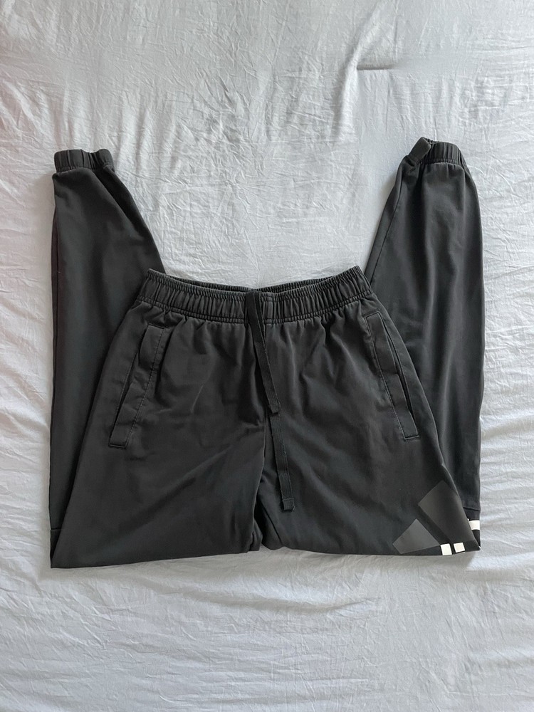 Adidas Women’s Joggers Small