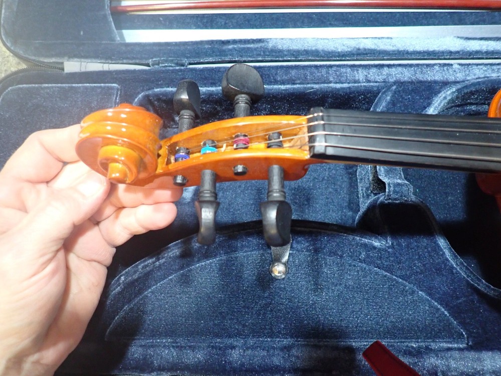 Infinity 4/4 Size Student Violin With Hard Case And Bow