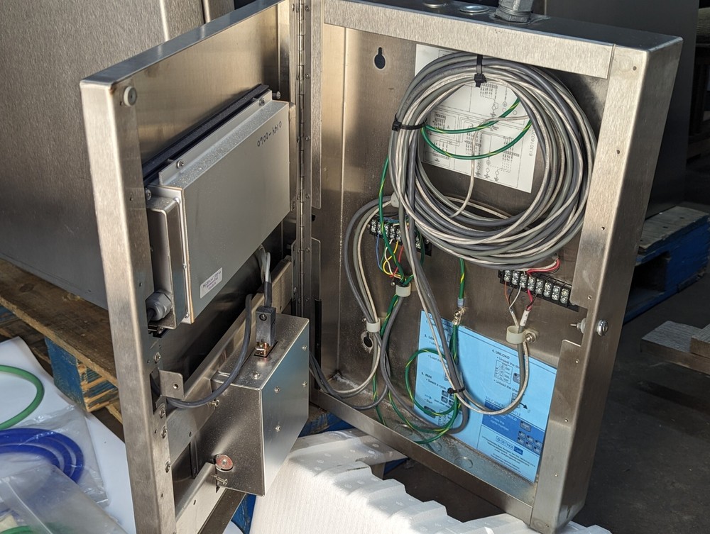 Getinge Castle 123LS Multitherm Gravity Steam Sterilizer Autoclave