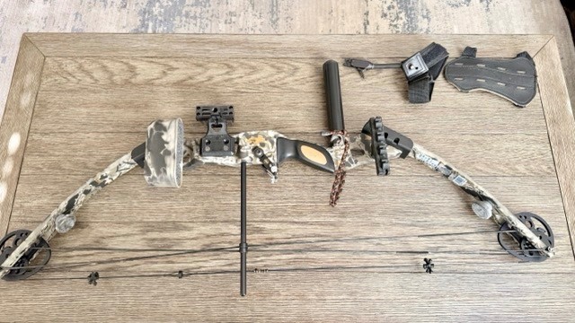 Browning Rage 29-31" 60-70 Lbs Compound Bow - COMPLETE SET