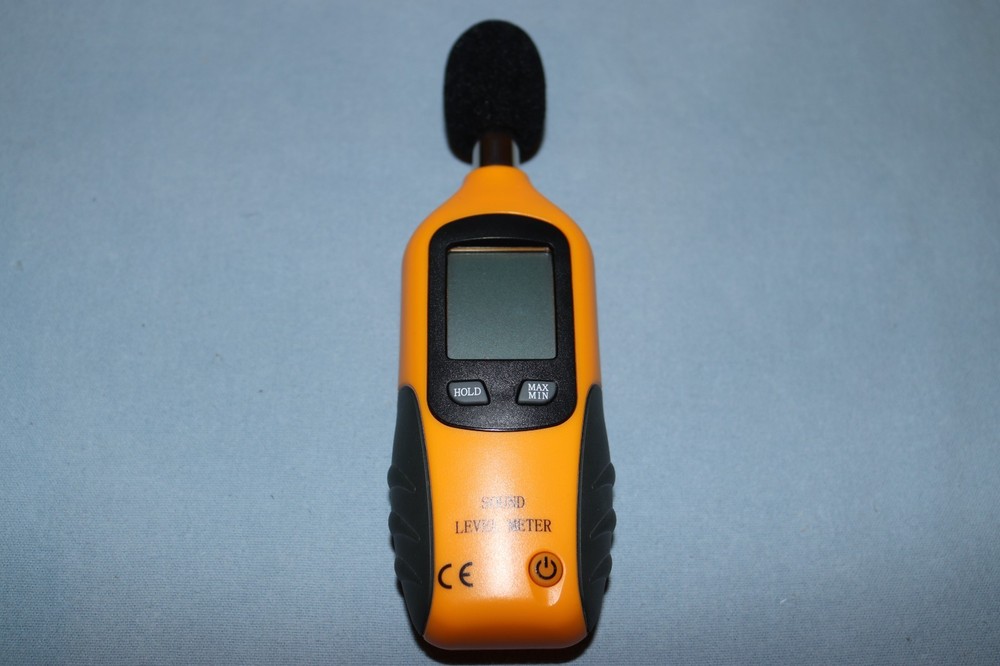 Sound Level Meter with Case and Instructions - Includes Battery
