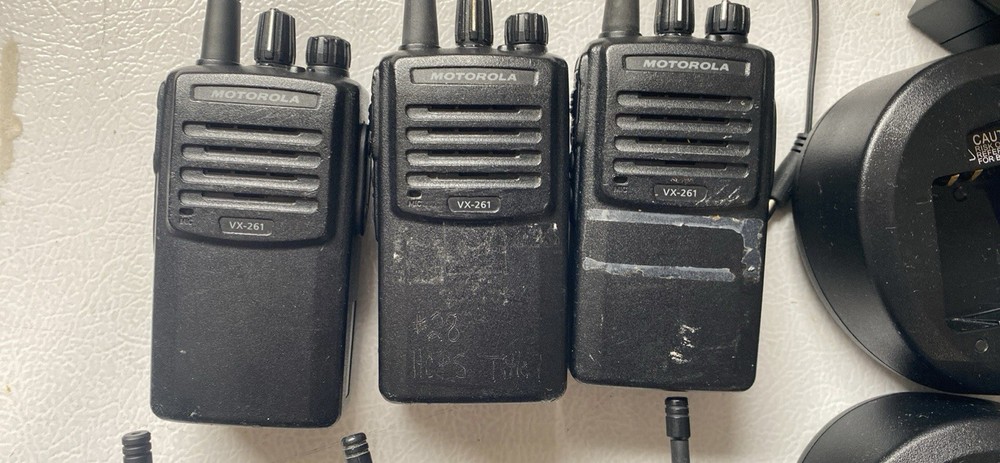 6 Motorola VX-261 Analog Two-Way Radios Programmed The Same