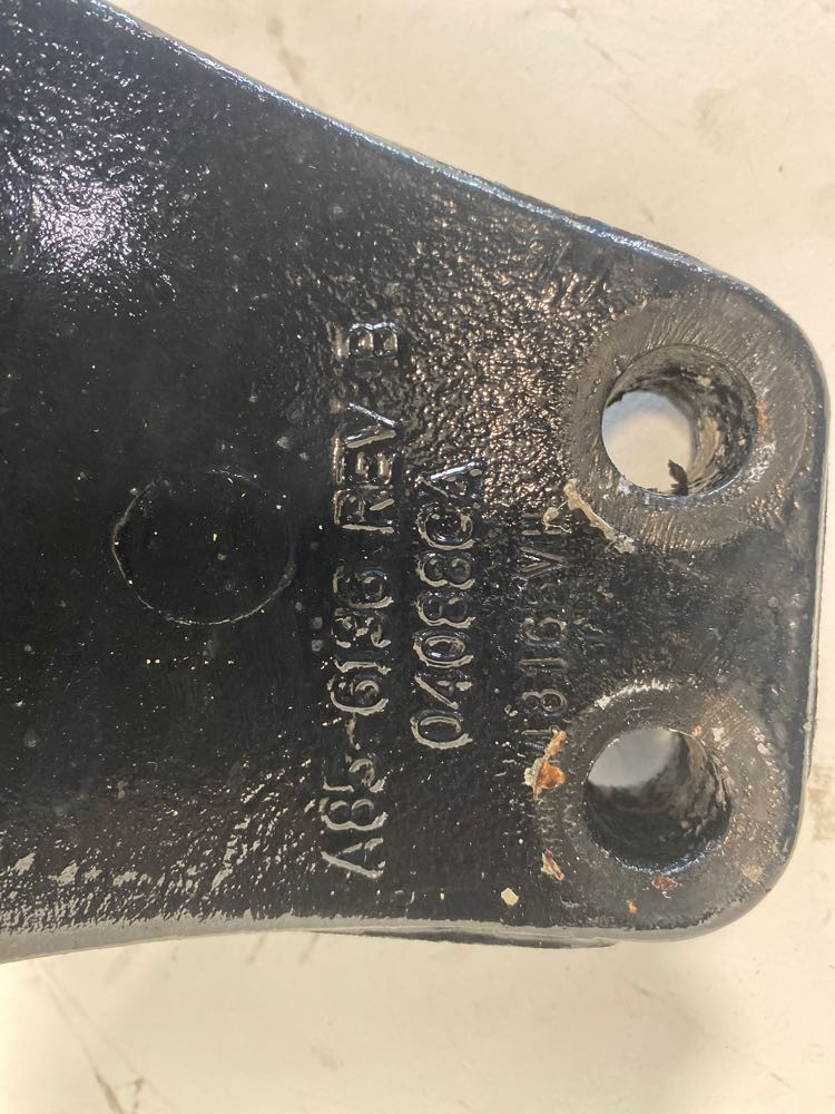 2017 Kenworth T680 Cab Mount (630-10836)