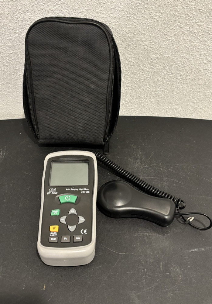 Auto Ranging Light Lux Digital Meter CEM DT-1309 With Case