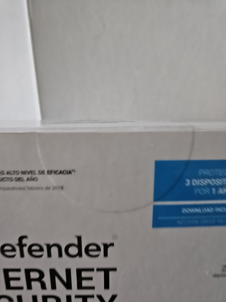 Bitdefender Internet Security (2017) Brand New (Sealed) Protects 3 Devices