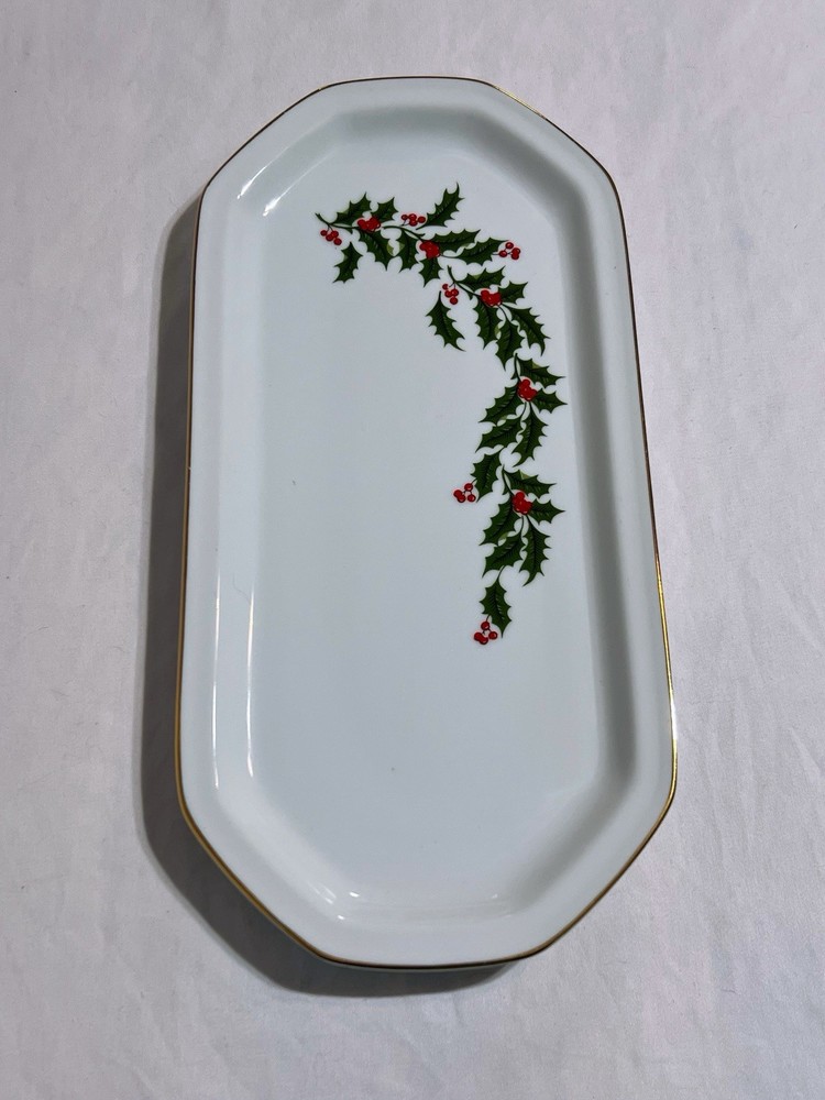 Holly Leaf & Berries Cream & Sugar Set With Serving Tray ABC Distributing