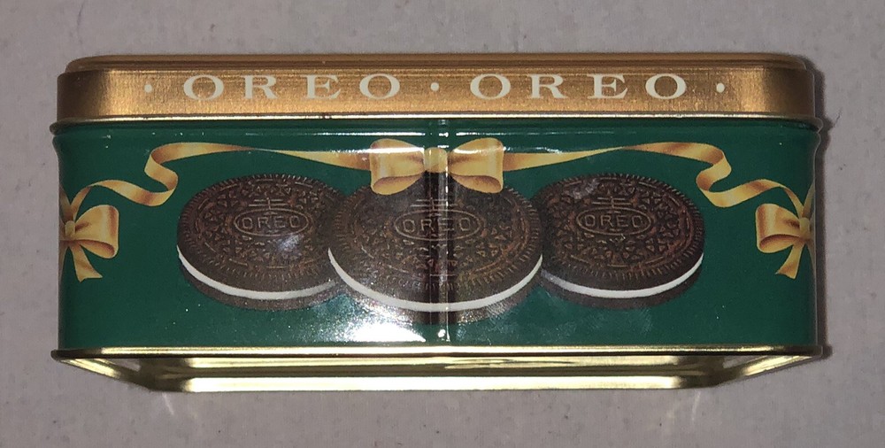 1991 Vintage Oreos Christmas Tin - Pre Owned