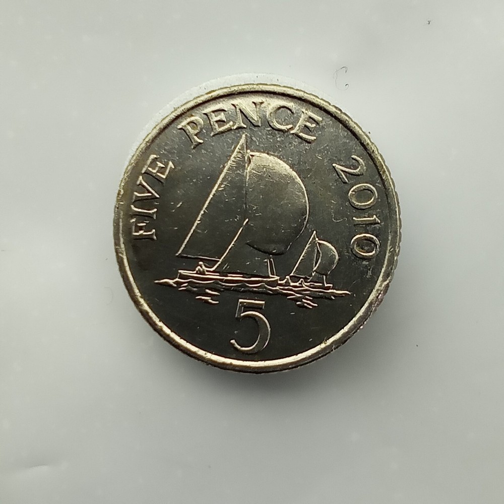 🇬🇬 Guernsey Five Pence 2010. Copper nickel. E88
