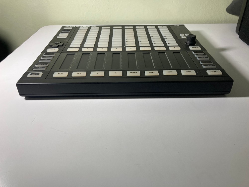 Native Instruments MASCHINE JAM Production & Performance MIDI Controller Used