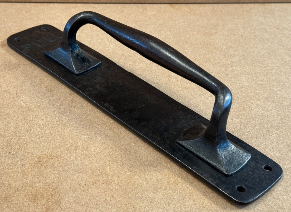 ANTIQUE CAST IRON DOOR PULL HANDLE ON PLATE R/H