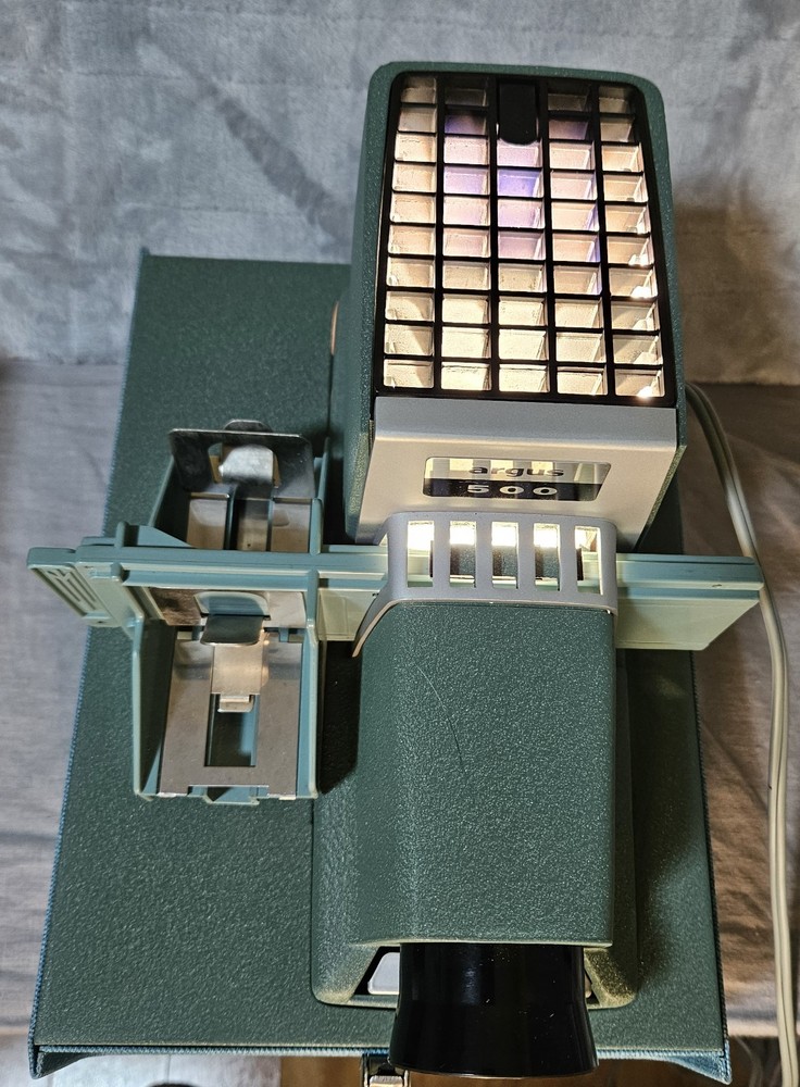 Vintage Argus 500 Stack Slide Projector Model 554