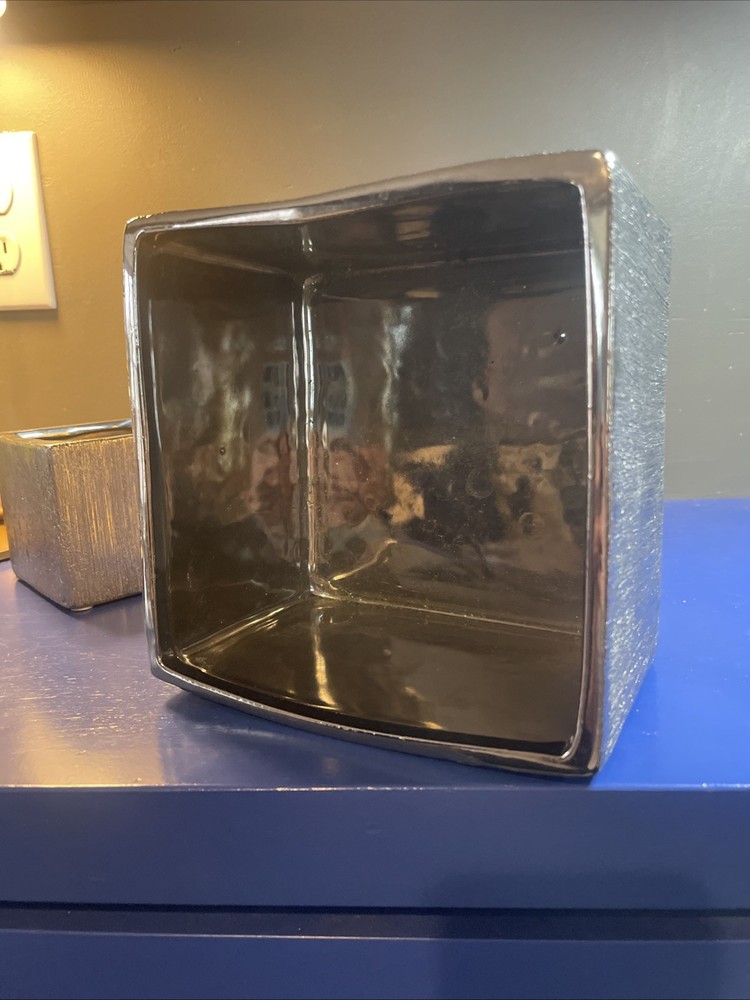 Etched UCI Silver Toned Modern Cube Planter Home Decor Unlimited Containers (2)