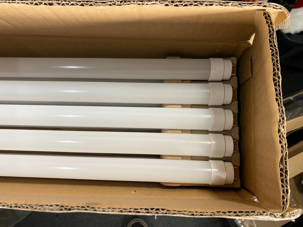 (Case of 10) GE 34253 4' 5000K LumenChoice Plastic Type C Tube Shop Light Bulb
