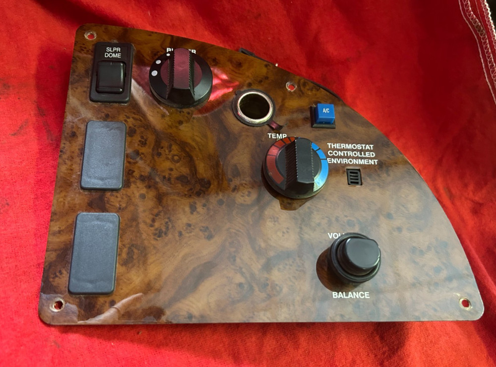 INTERNATIONAL DASH PANEL , 3592514C91 , TEMP CONTROL , A/C , VOLUME, SLPR DOME