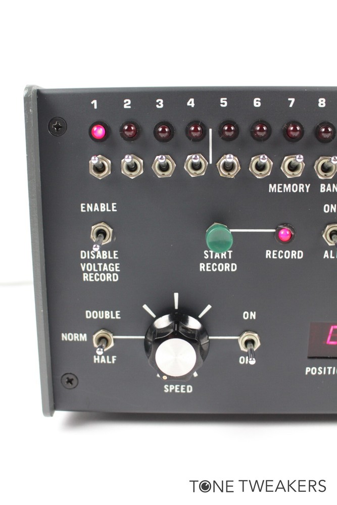 Sequential Circuits Model 800 Digital Sequencer cv gate 1vo VINTAGE SYNTH DEALER