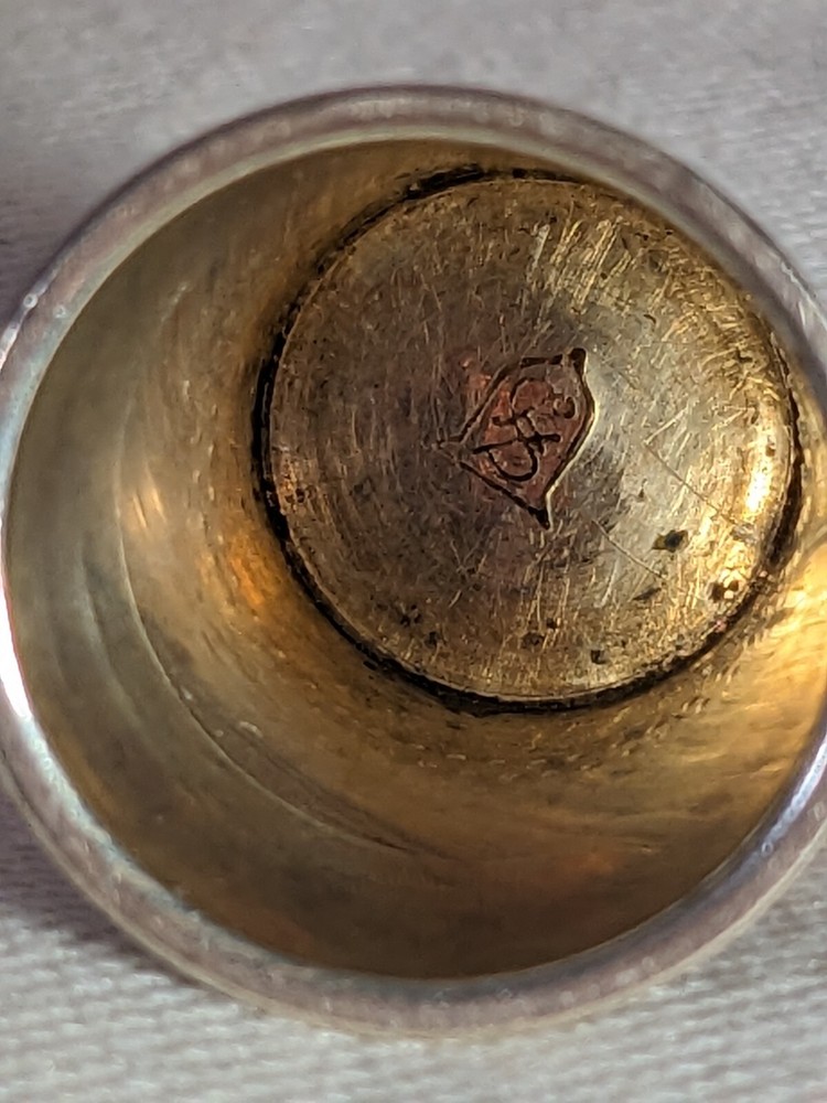 Victorian Sterling Thimble Embossed Design Scrollwork Engraved Marked 11