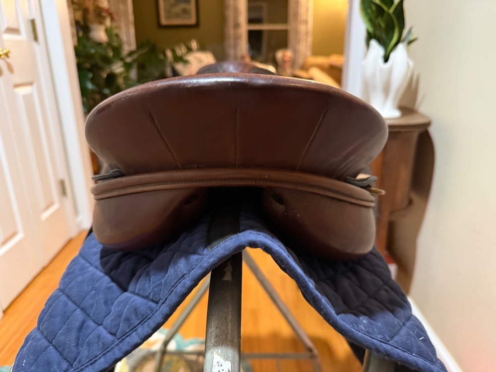 17.5” Crosby XL all purpose saddle