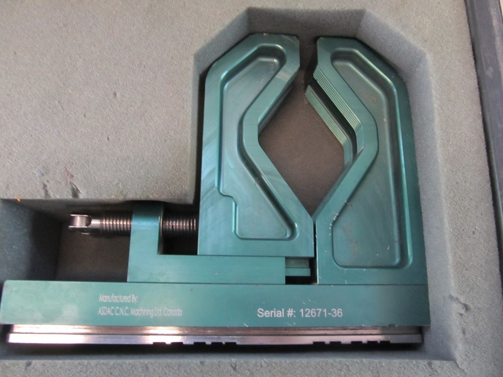 AQUATHERM HEATING PIPE CLAMPING CLAMP FITTING TOOL KIT JIG & STAND in Case