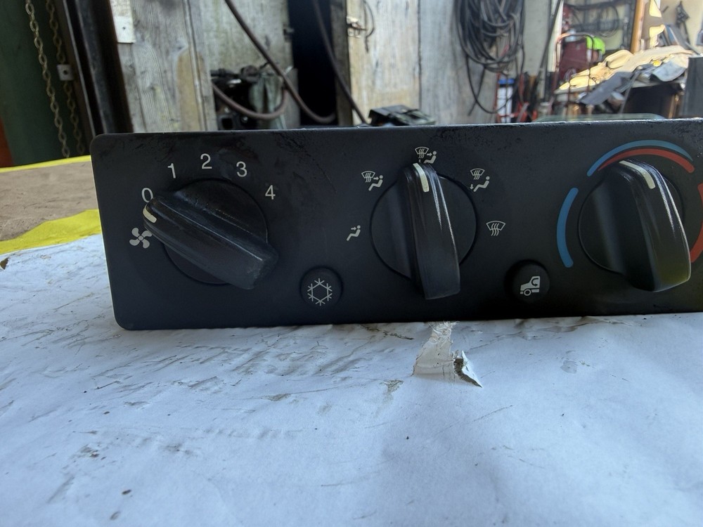PACCAR HVAC MODULE Q21 6121