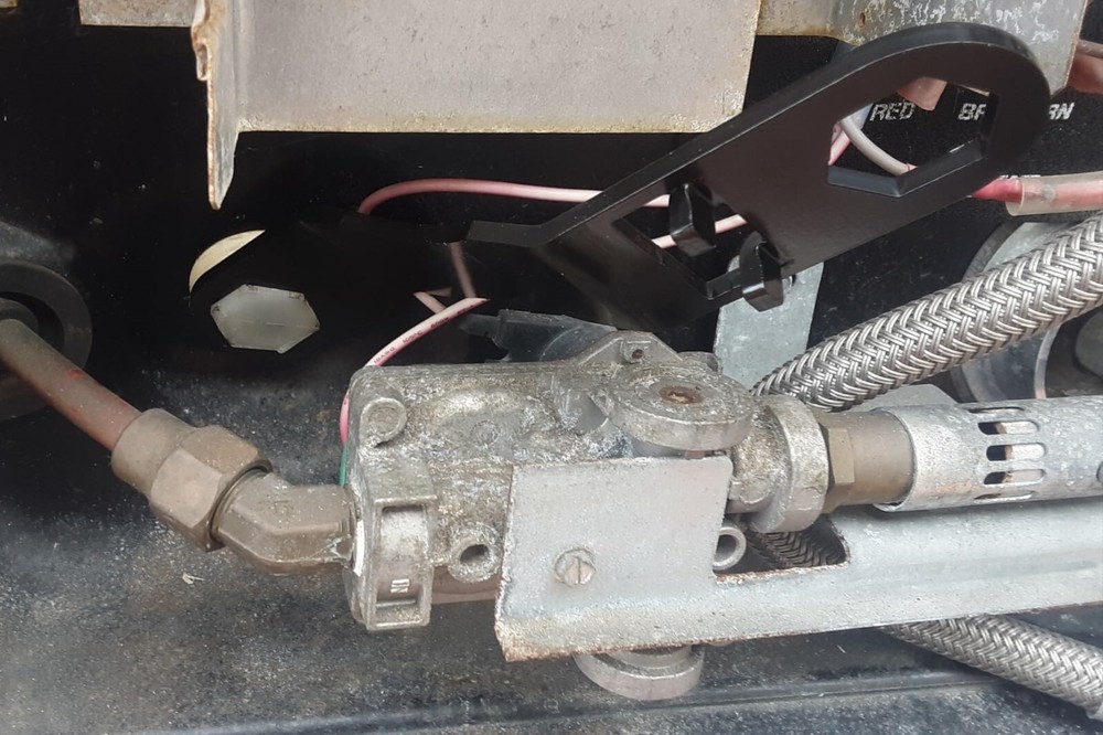 Water Heater Drain Plugs & Angled Wrench for RV Camper Fits 7/8" 15/16" 1/2" NPT