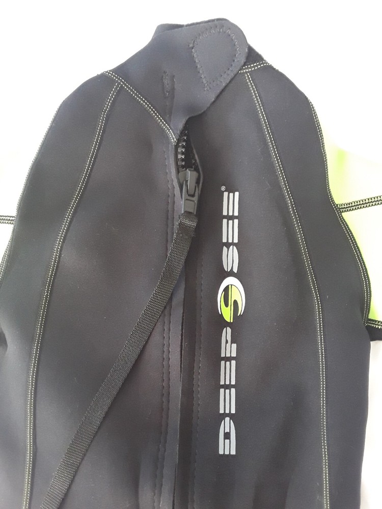 Deep See children wet suit size M