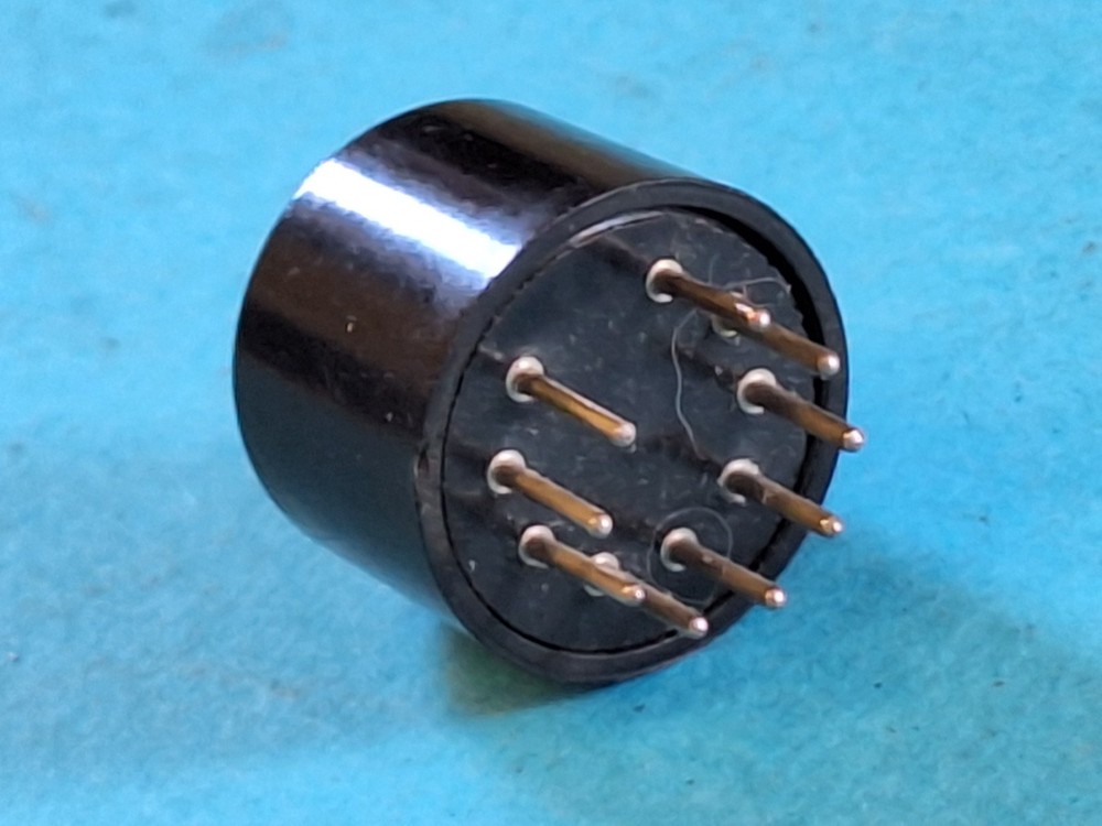 B9A Plug ~ 'In-line' cable entry ~ SATO Japan
