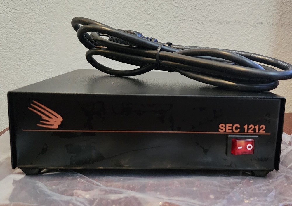 Samlex SEC 1212 Switching DC Power Supply